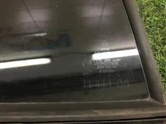 форточка двери Mercedes-Benz E-Class