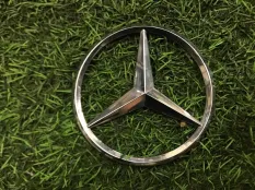 Эмблема крышки багажника Mercedes-Benz GLC-Class