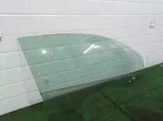 Стекло двери Mercedes-Benz C-Class