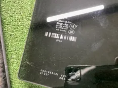 Стекло двери Mercedes-Benz S-Class