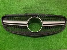 решетка радиатора Mercedes-Benz E-Class