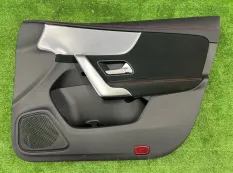 Обшивка двери Mercedes-Benz GLA-Class