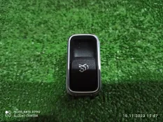 Кнопка закрытия крышки багажника Mercedes-Benz CLA-Class