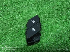 Кнопка блокировки двери Mercedes-Benz CLA-Class