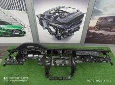 панель приборов AUDI Q8