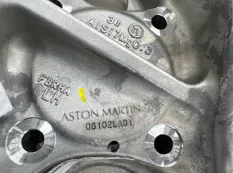 Поворотный кулак Aston Martin V8 Vantage