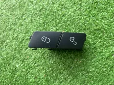 Кнопка блокировки двери Mercedes-Benz E-Class, CLS-Class, C-Class, GLE-Class