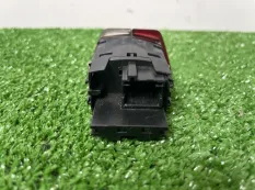 Кнопка аварийной сигнализации BMW 7-Series