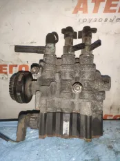 Кран уровня пола (воздушный) Mercedes-Benz 4729000600