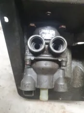 Главный тормозной кран Mercedes-Benz Atego 0481064122