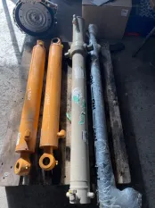 Цилиндр спецтехника New Holland Case 87379808