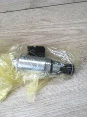 Клапан спецтехника New Holland Case 84294073, задний