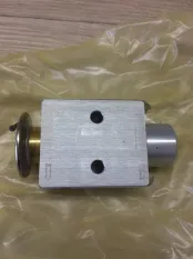 Клапан спецтехника New Holland Case 87035782