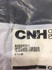 Трос спецтехника New Holland Case 84024881