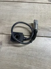 Клапан спецтехника New Holland Case 85820283