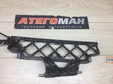 КРОНШТЕЙН БАМПЕРА Mercedes-Benz Actros 2012 9608831701 ТЯГАЧ OM 471 LA, левый