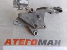 Кронштейн Генератор Man Le 51191013045