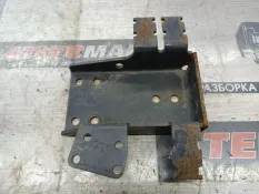 Кронштейн Mercedes-Benz Atego 9743281040 815, правый