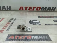Петля двери Mercedes-Benz Atego 9737200837, передняя правая