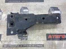 Кронштейн рамы Mercedes-Benz Actros 2012 9303100809 ТЯГАЧ OM 501 LA