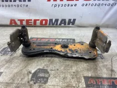 Кронштейн Подножки Mercedes-Benz Actros 2007 9436600131 3332 541940 00 561534 541.940 OM 501 LA, передний левый