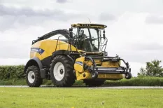 Кронштейн New Holland Case 84203641 FR550