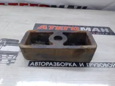 Кронштейн Mercedes-Benz Axor 2013 9433250584 1824 OM906, задний