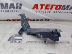 Кронштейн Volvo FH (4) 2017 84061089 13.460 ТЯГАЧ, передний левый
