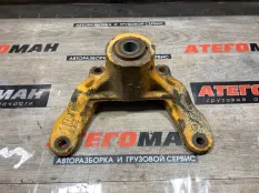 Кронштейн Mercedes-Benz Atego 2002 9413250003 БЕТОНОНАСОС 906.915 OM 906 LA, задний