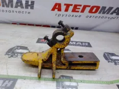 КРОНШТЕЙН СТАБИЛИЗАТОРА Mercedes-Benz Atego 2002 9433235884 БЕТОНОНАСОС 906.915 OM 906 LA, передний правый