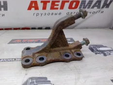 Кронштейн реактивной тяги Mercedes-Benz Atego 9413250509, задний правый