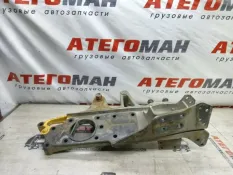 Кронштейн Mercedes-Benz Atego 2002 9413221901 БЕТОНОНАСОС 906.915 OM 906 LA, передний левый