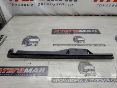 Направляющая стекла двери Man Tgs 81626516009