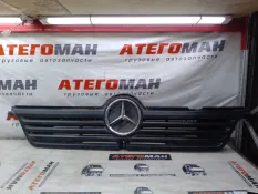 Решетка радиатора Mercedes-Benz Atego 9738800185 8 СЕРИИ, передняя