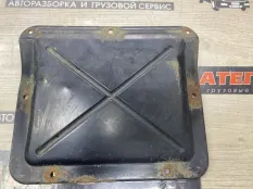Крышка Mercedes-Benz Atego 9735460264, передняя