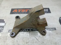 Кронштейн реактивной тяги Mercedes-Benz Atego 2006 9743250409 1218 ОМ904, задний правый