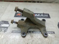 Кронштейн реактивной тяги Mercedes-Benz Atego 2005 9743250409 1223 OM906, задний левый