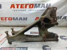 Кронштейн реактивной тяги Mercedes-Benz Atego 9743250509, задний правый