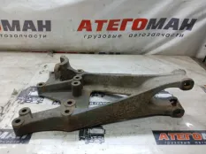 Кронштейн реактивной тяги Mercedes-Benz Atego 2015 9743250309 1318 ОМ934, задний