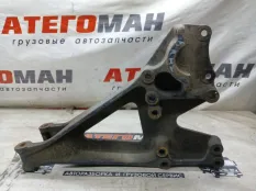 Кронштейн реактивной тяги Mercedes-Benz Atego 2015 9743250509 1318 ОМ934, задний правый