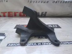 Кронштейн реактивной тяги Mercedes-Benz Atego 28.10.2014 9743250409 1222 924.930, задний левый