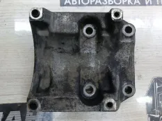 Кронштейн компресора Mercedes-Benz Atego 28.10.2014 9042340639 1222 924.930