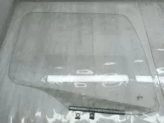 Стекло Двери Mercedes-Benz Atego 28.10.2014 9737200247 1222 924.930, переднее правое