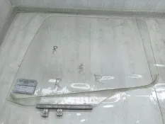 Стекло Двери Mercedes-Benz Atego 2006 9737200247 818 ОМ904, переднее правое