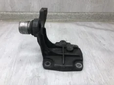 Кронштейн компресора Mercedes-Benz Actros 5411301040 OM 501 LA