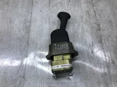 Кран ручного тормоза Mercedes-Benz Atego 0004200184, передний