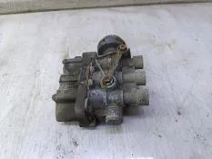 Кран уровня пола (воздушный) Mercedes-Benz Atego 0003278525