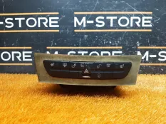 Блок кнопок (подогрев сидений) Mercedes-Benz