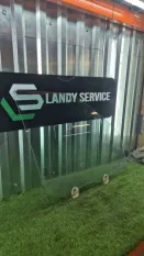 Стекло двери переднее правое Land Rover Range