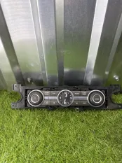 Блок управления магнитолой Land Rover Discovery 4